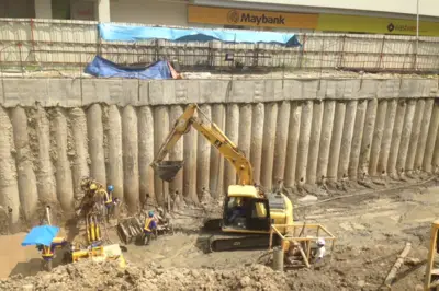 A total of 386 piles with a diameter of 880 mm up to a length of 24 m were installed 